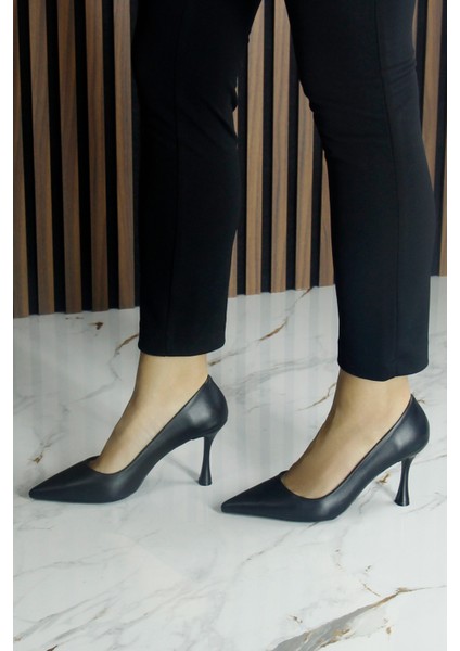 Suzanna Siyah Hakiki Dana Derisi Sivri Burun Klasik İnce Topuklu Ayakkabı