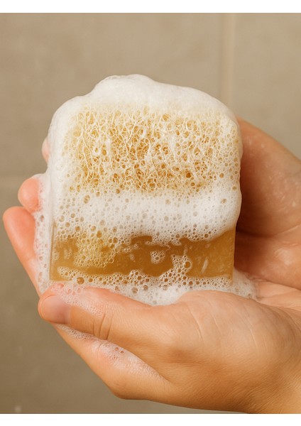 Doğal Keçi Sütü ve Bal Lifli Sabun 100 gr | El Yapımı, Nemlendirici ve Peeling Etkili indirimleri