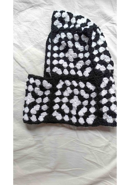 Siyah Beyaz Motifli Örgü Balaklava