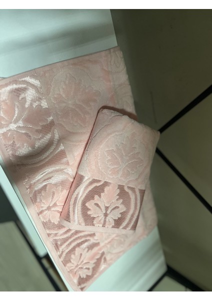 Kadife Jakarlı El Havlusu