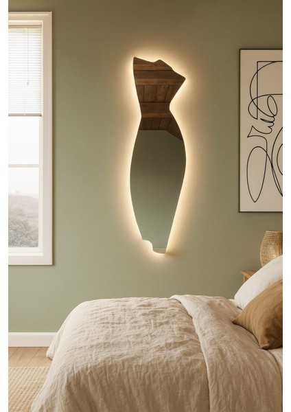 Diva LED Ayna – Elbise Siluetli Modern Tasarım Duvar Aynası modelleri