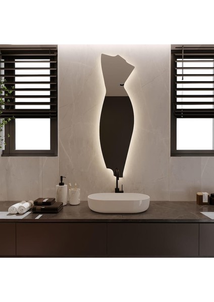 Diva LED Ayna – Elbise Siluetli Modern Tasarım Duvar Aynası