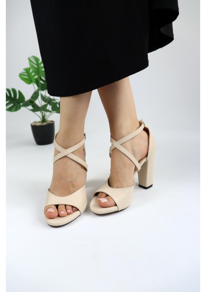 Kadın Çapraz Kelebek Model Topuklu Ayakkabı fırsatları