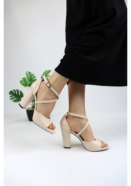 Kadın Çapraz Kelebek Model Topuklu Ayakkabı indirimleri