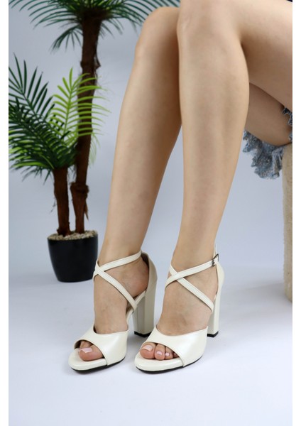 Kadın Çapraz Kelebek Model Topuklu Ayakkabı indirimleri