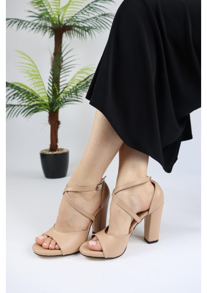 Kadın Çapraz Kelebek Model Topuklu Ayakkabı fırsatları
