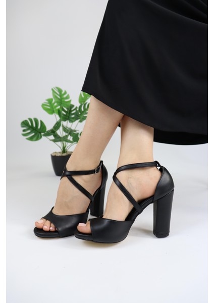 Kadın Çapraz Kelebek Model Topuklu Ayakkabı fiyatları
