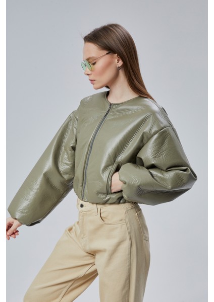 Kadın Puf Elastik Kenarlı Yumuşak Bomber Ceket Bisiklet Yaka Uzun Kollu Önü Fermuarlı Mont fırsatları