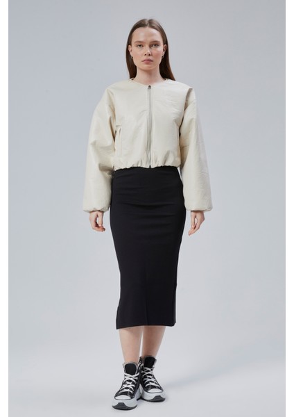 Kadın Puf Elastik Kenarlı Yumuşak Bomber Ceket Bisiklet Yaka Uzun Kollu Önü Fermuarlı Mont fiyatları