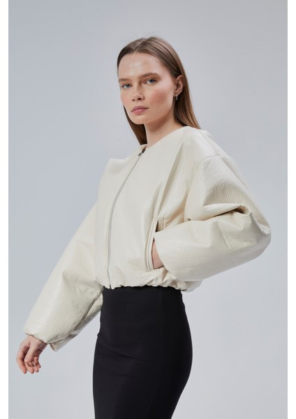 Kadın Puf Elastik Kenarlı Yumuşak Bomber Ceket Bisiklet Yaka Uzun Kollu Önü Fermuarlı Mont fırsatları