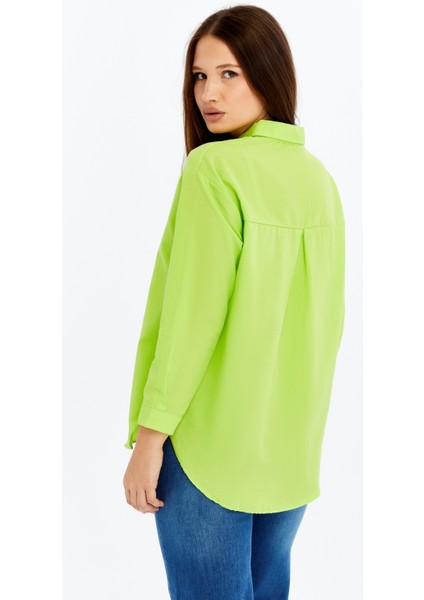 Kadın Uzun Kollu Düğmeli Basic Gömlek – Yeşil Rahat Kalıp Günlük & Ofis Şıklığı