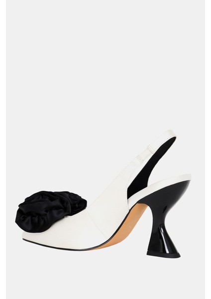 The Laterr High Kadın Siyah-Beyaz Çiçek Detaylı Topuklu Ayakkabı fiyatları