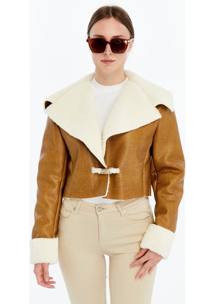 Kadın Oversize Deri Mont Kürklü Ceket Niş Kompakt Tasarım Günlük Spor Görünüm