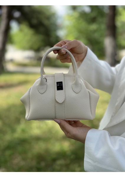 Nçs Kadın El ve Omuz Çantası -Zerafetin Minimal Hali(En:18~boy:13) modelleri