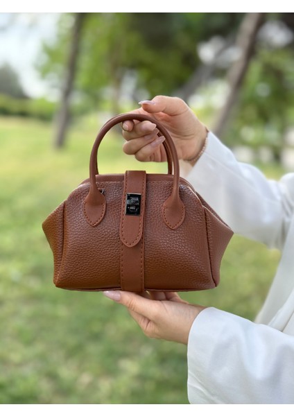 Nçs Kadın El ve Omuz Çantası -Zerafetin Minimal Hali(En:18~boy:13) modelleri