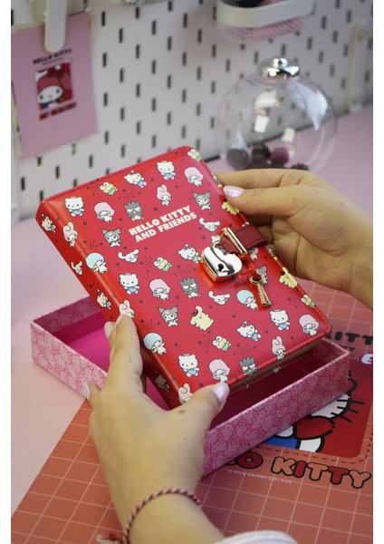 Hello Kitty Hush Hush Kilitli Çizgili Defter – 160 Yaprak, Kutulu, Özel Tasarım