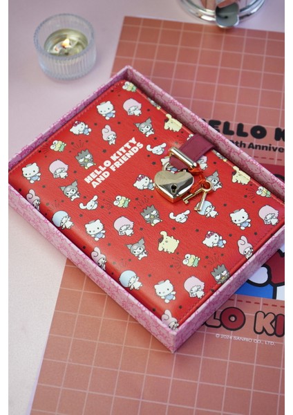 Hello Kitty Hush Hush Kilitli Çizgili Defter – 160 Yaprak, Kutulu, Özel Tasarım modelleri