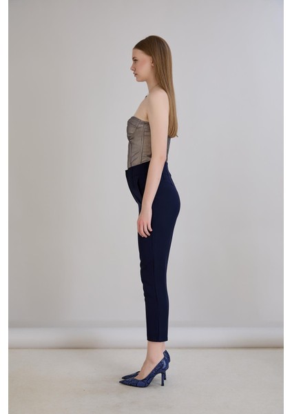 Bel Nervürlü Kemersiz Sahte Cep Detaylı Cigarette Pantolon fırsatları