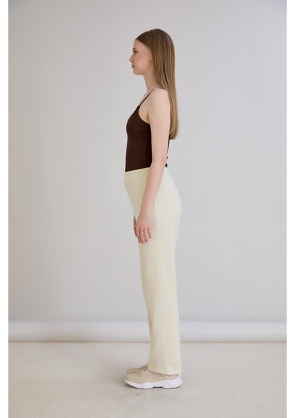 Simli Örme Regular Kalıp Boru Paça Triko Pantolon Bej indirimleri