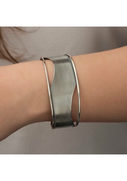 925 Ayar Gümüş Eskitme Desenli Bilezik T6119 (802802) fırsatları