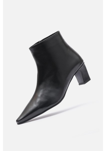 Bestyle Lorra Kadın Siyah %100 Gerçek Deri Sivri Burun Bot