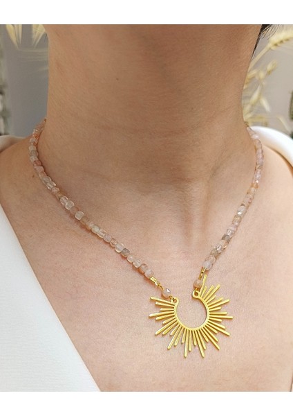 Güneş Taşı Kolye - Pozitif Enerji ve Yaşam Coşkusunu Hissedin