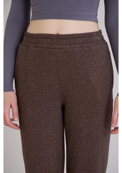 Simli Örme Regular Kalıp Boru Paça Triko Pantolon Kahverengi