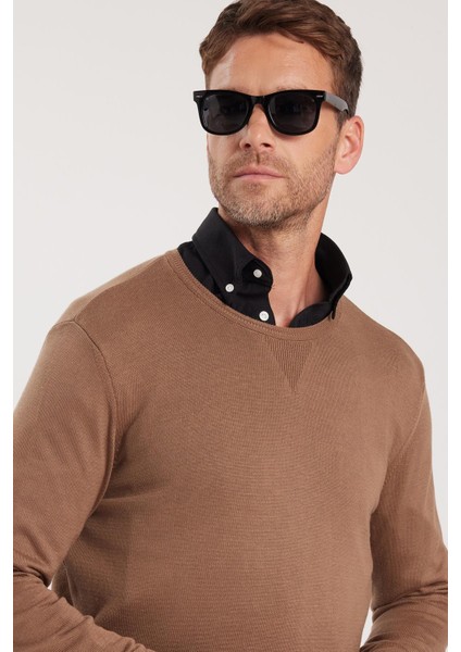 Erkek Standart Fit Normal Kesim Bisiklet Yaka Koyu Vizon Triko Kazak