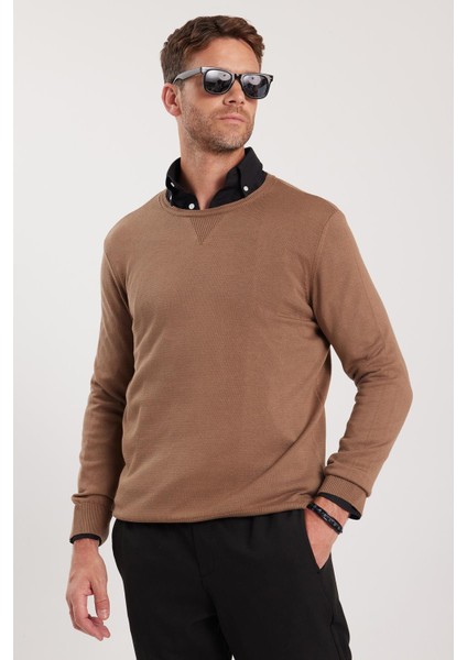 Erkek Standart Fit Normal Kesim Bisiklet Yaka Koyu Vizon Triko Kazak fiyatları
