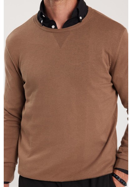 Erkek Standart Fit Normal Kesim Bisiklet Yaka Koyu Vizon Triko Kazak modelleri