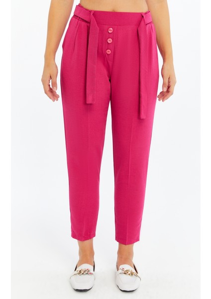 Kadın Yüksek Bel Kuşaklı Rahat Kesim Pembe Pantolon – Düğme Detaylı Günlük & Şık indirimleri