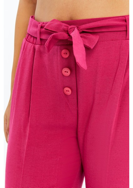 Kadın Yüksek Bel Kuşaklı Rahat Kesim Pembe Pantolon – Düğme Detaylı Günlük & Şık