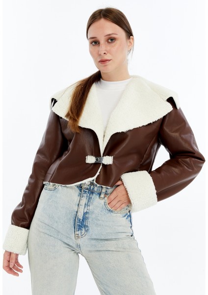 Kadın Oversize Deri Mont Kürklü Ceket Niş Kompakt Tasarım Günlük Spor Görünüm