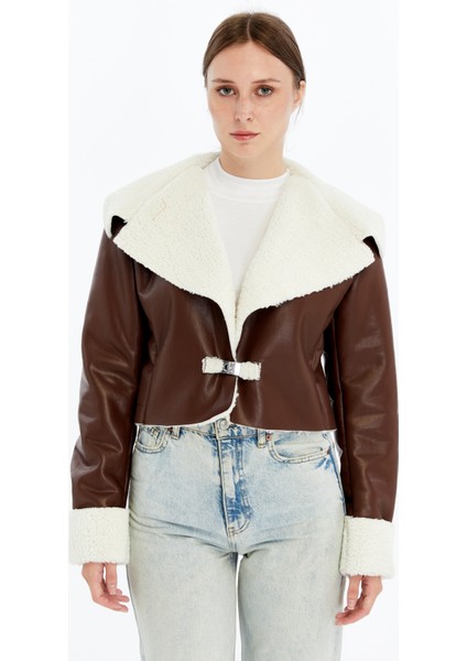 Kadın Oversize Deri Mont Kürklü Ceket Niş Kompakt Tasarım Günlük Spor Görünüm modelleri