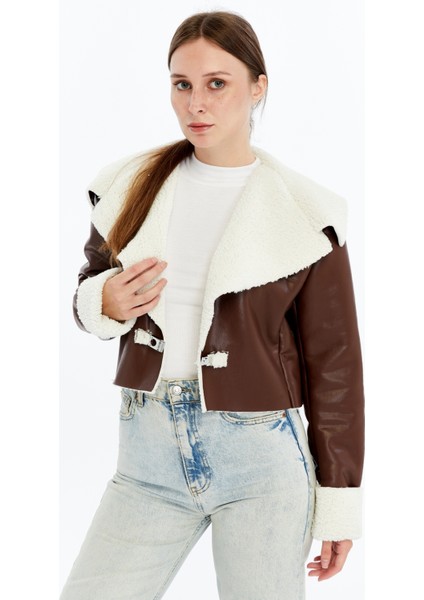 Kadın Oversize Deri Mont Kürklü Ceket Niş Kompakt Tasarım Günlük Spor Görünüm