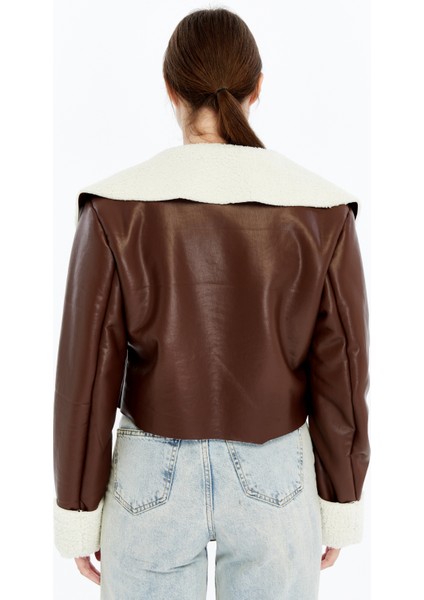 Kadın Oversize Deri Mont Kürklü Ceket Niş Kompakt Tasarım Günlük Spor Görünüm