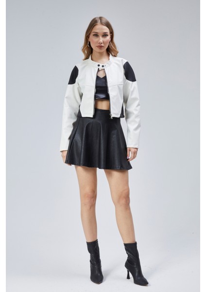 Kadın Oversize Fermuarlı Yaka Çıt Çıtlı Omuz ve Etek Beyaz Desenli Kolej Yarışçı Ceket Motorcu Mont modelleri