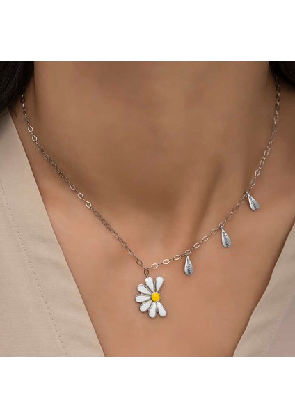 925 Ayar Gümüş Papatya Seviyor Sevmiyor Bayan Gümüş Kolye T5978 (802802) modelleri