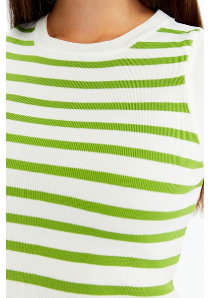 Kadın Çizgili Triko Kare Yaka Crop Atlet – Yeşil Beyaz Askılı Bluz indirimleri
