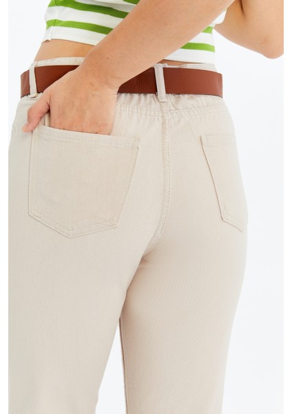 Kadın Yüksek Bel Dar Paça Krem Pantolon – Günlük & Şık Kombinler Için