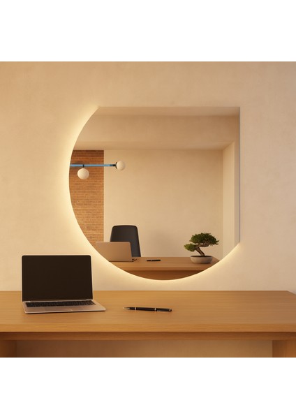 Solaris LED Ayna – Yarım Daire Formlu Modern Duvar Aynası