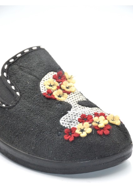 Kadın Siyah Çiçekli Kışlık Ev Terliği modelleri