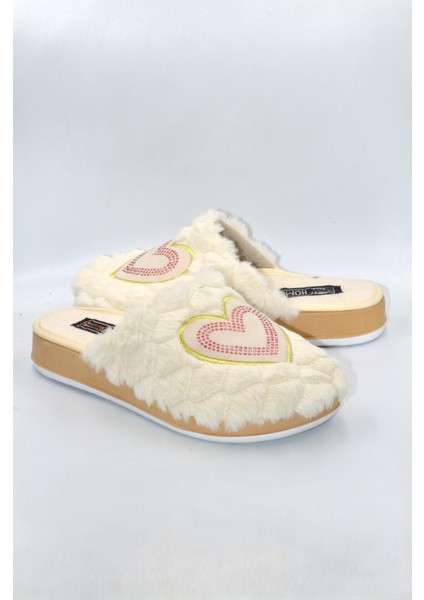 Kadın Beyaz Kalpli Kışlık Ev Terliği fırsatları