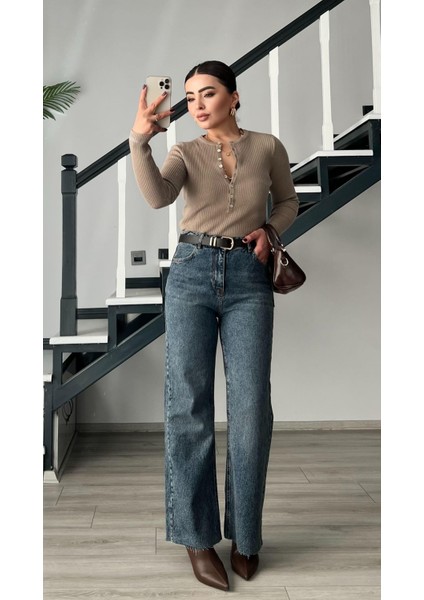 Mavi Yıkamalı Likralı Straight Jean