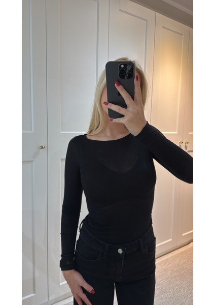 Siyah Kayık Yaka Transparan Bluz
