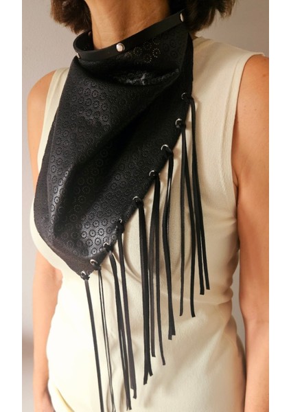 Hakiki Deri Siyah Püsküllü Fular Kolye