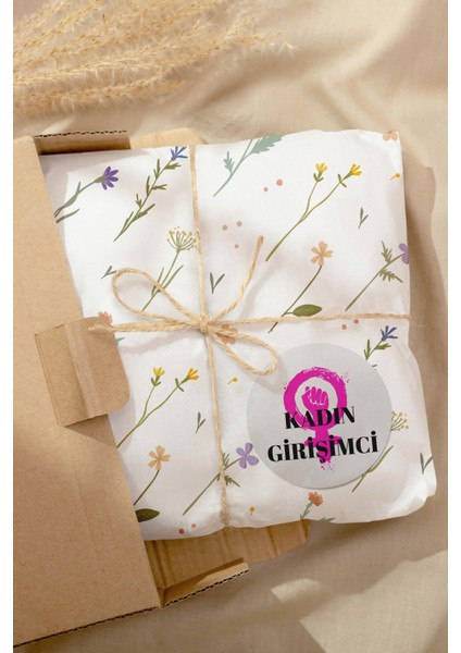 Kadının Girişimci Temalı Sticker Paketleme Kargo Ambalaj Etiketi - 4X4CM 70 Adet Yuvarlak indirimleri