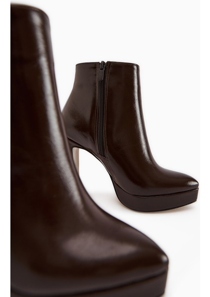 Abbie Kahve Sivri Burunlu Yüksek Topuklu Fermuarlı Bot fırsatları