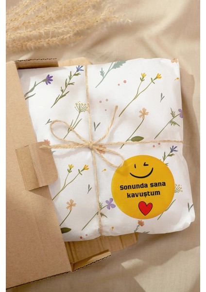 Sana Kavuştum Yazılı Sticker Paketleme Kargo Ambalaj Etiketi - 4X4CM 70 Adet