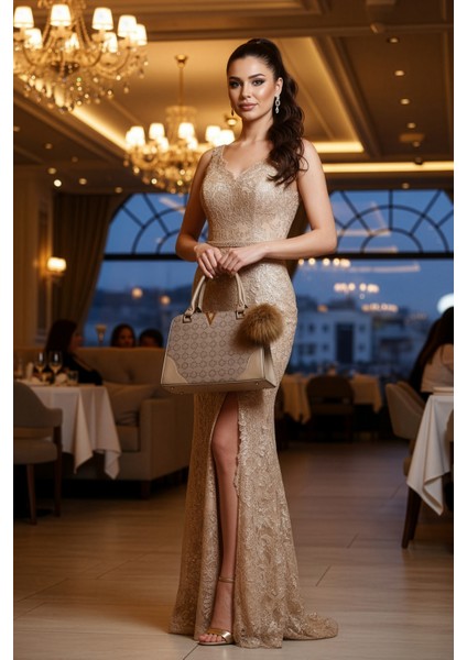 V-Style Ponponlu Omuz Çantası fiyatları